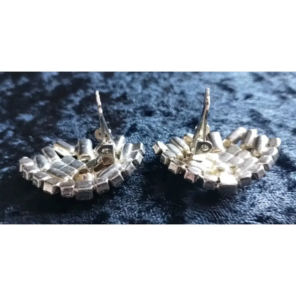 Vintage Crystal Rhinestones Faceted Baguette Sparkling Huggie Clip On Earrings